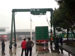 集裝箱龍門吊的應用廣、效率高！
