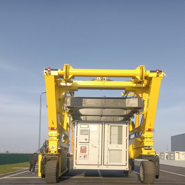 如何選購到合適的跨運(yùn)車? 如何選購到合適的跨運(yùn)車?