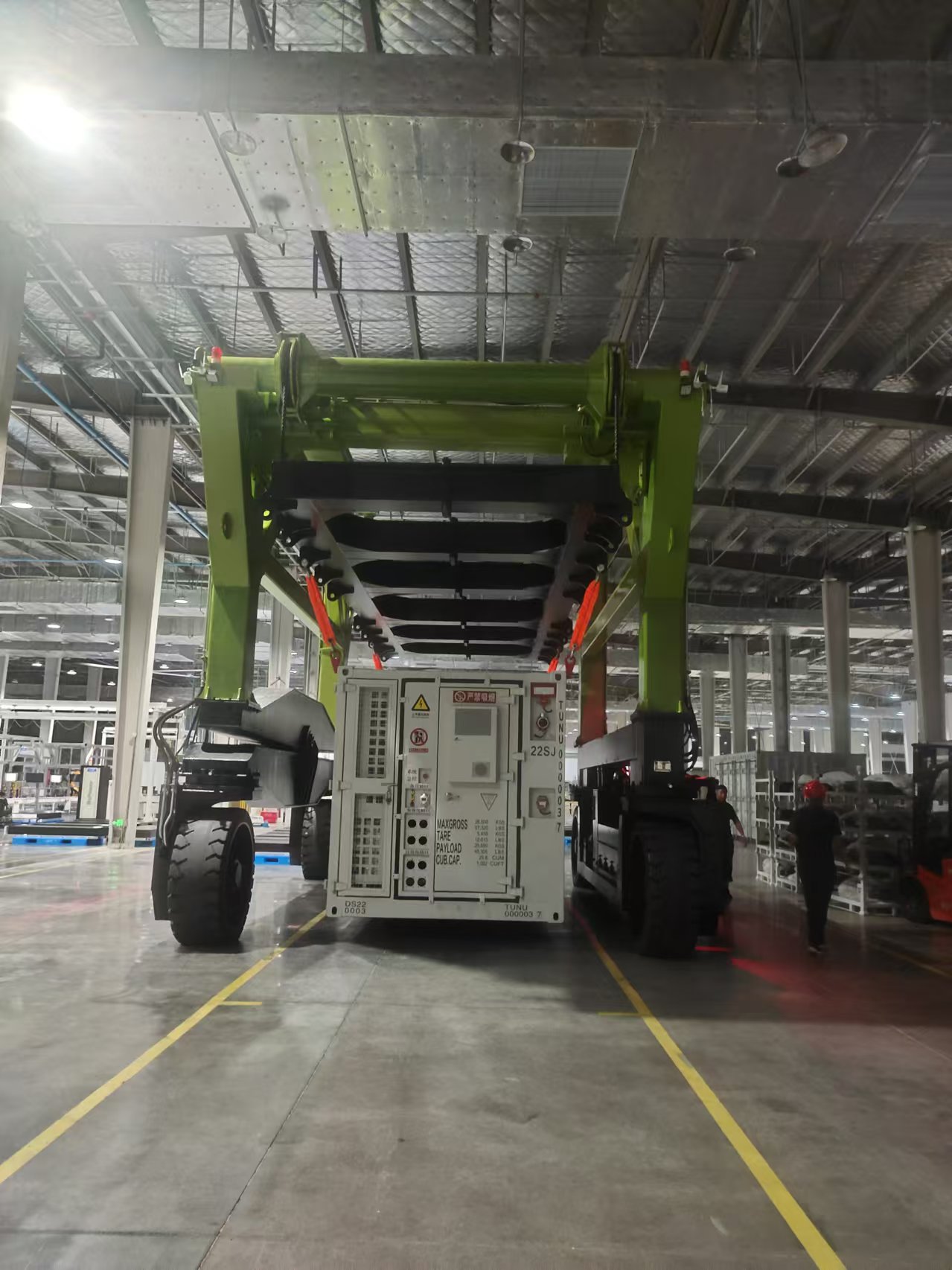 跨運車可搬運哪些貨物類型？